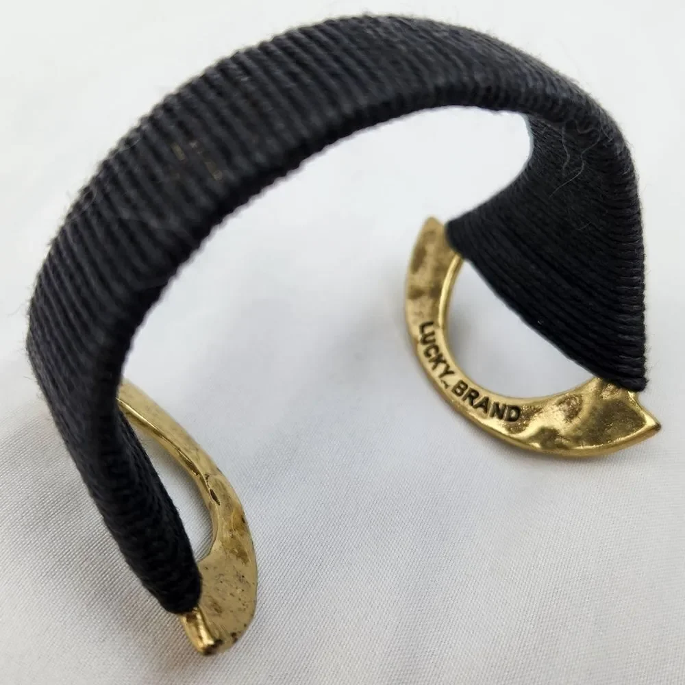 💜Vintage Lucky Gold Tone Hammered Cuff Bracelet